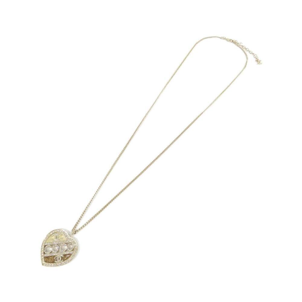 CHANEL White Necklace - Picture 2 of 5